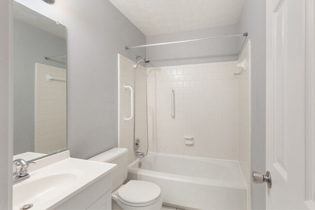 Building Photo - Two-Story Townhome Quiet Neighborhood w/ G...