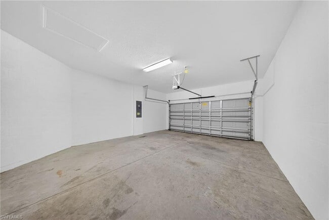 Building Photo - 2220 Dragonfruit Wy