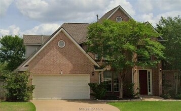 Building Photo - 3920 Park Hurst Dr