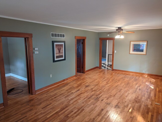 Primary Photo - 4 bedroom for JUNE