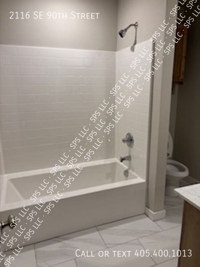 Building Photo - 2116 SE 90th St