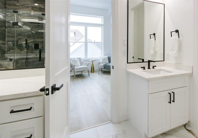 Building Photo - 1214 W 24th St