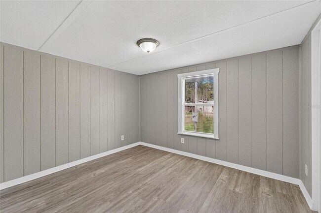 Building Photo - 39256 Lizabeth Cir