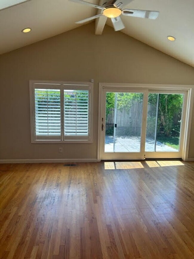 Building Photo - Beautiful Home with multiple upgrades!