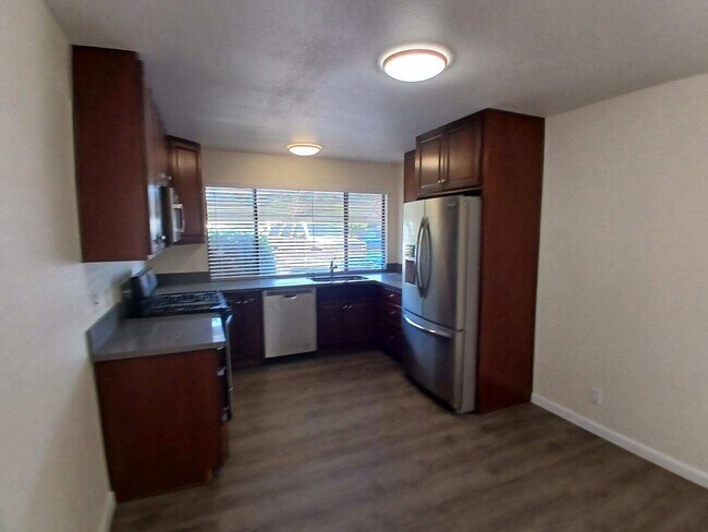 Building Photo - Perfect Place 425 Pinal 101 Orcutt