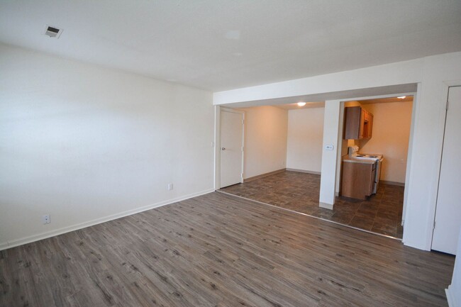 Building Photo - Andover Park