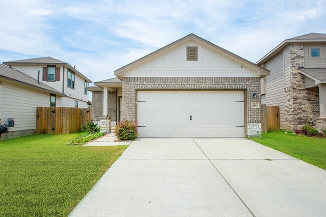 Building Photo - 14657 E Pine Heart Dr