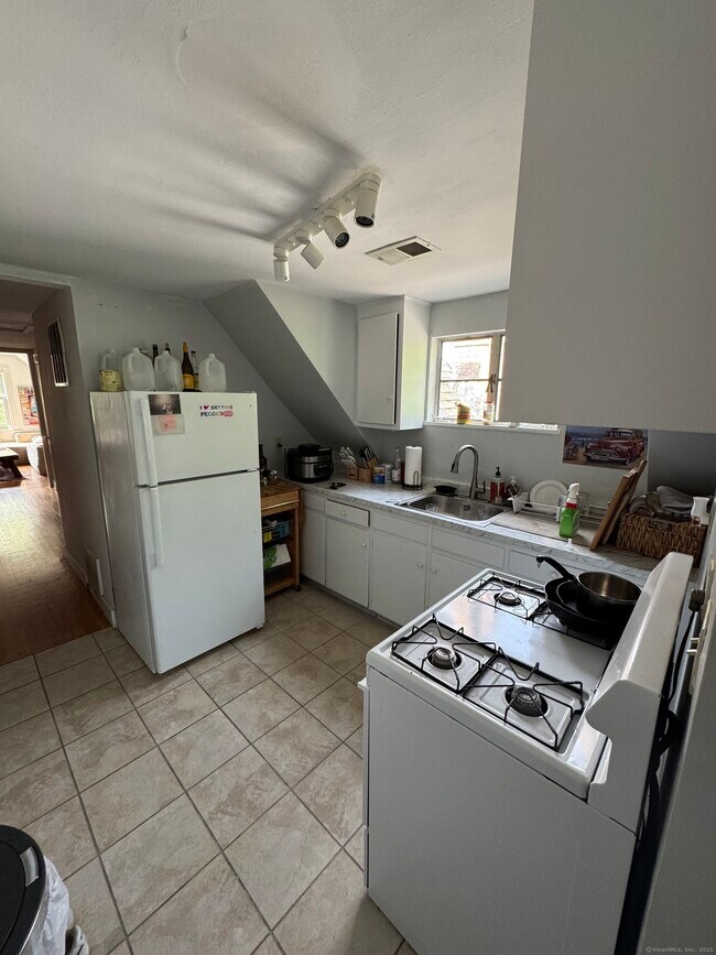 Primary Photo - 789 Orange St