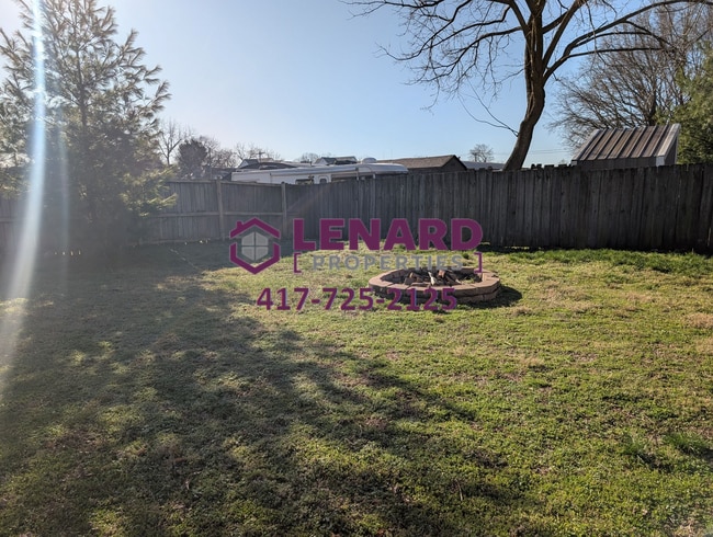 Building Photo - Beautiful And Spacious 3 Bedroom Home!