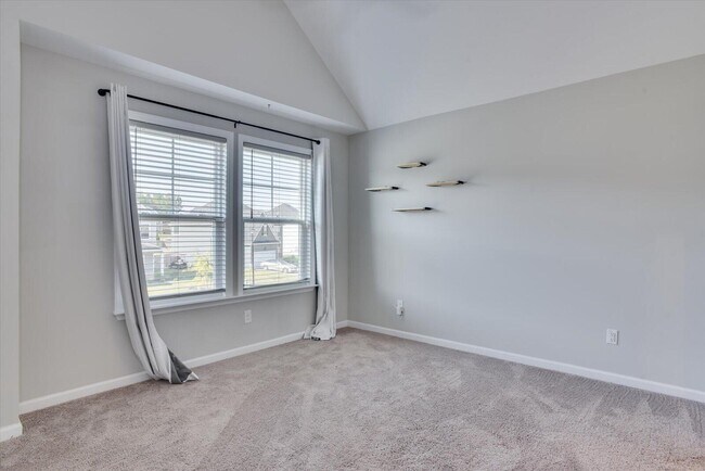 Building Photo - 627 Garland Trl