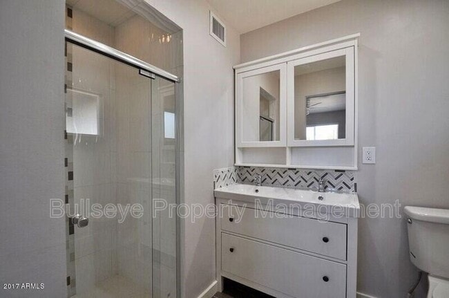 Building Photo - 3920 E Yale St