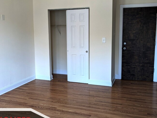 Building Photo - 2600 N Kimball Ave