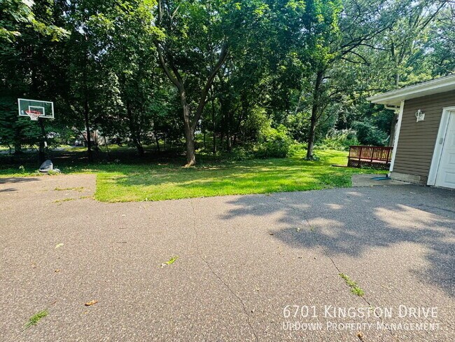 Building Photo - 6701 Kingston Dr