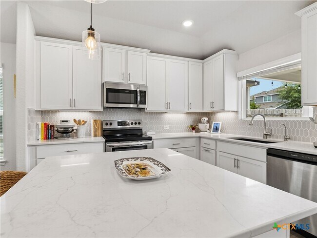 Building Photo - 890 Casetta Trl