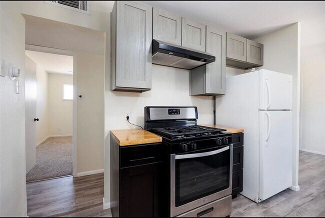 Building Photo - 5201 Capistrano Dr