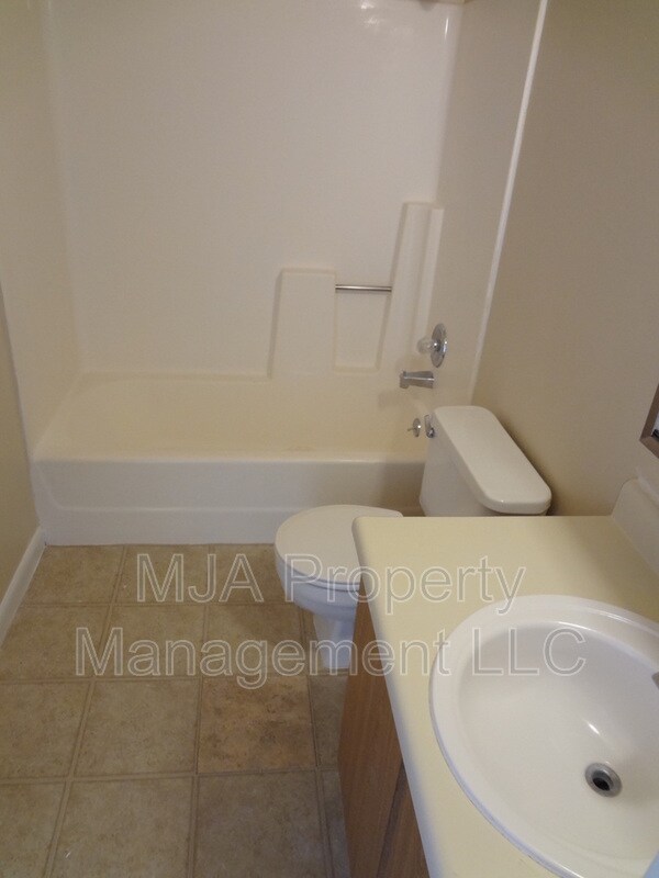Building Photo - 4642 S Arlington Park Dr