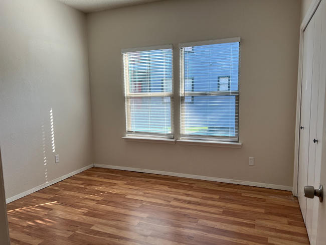 Building Photo - 5305 Indio Dr