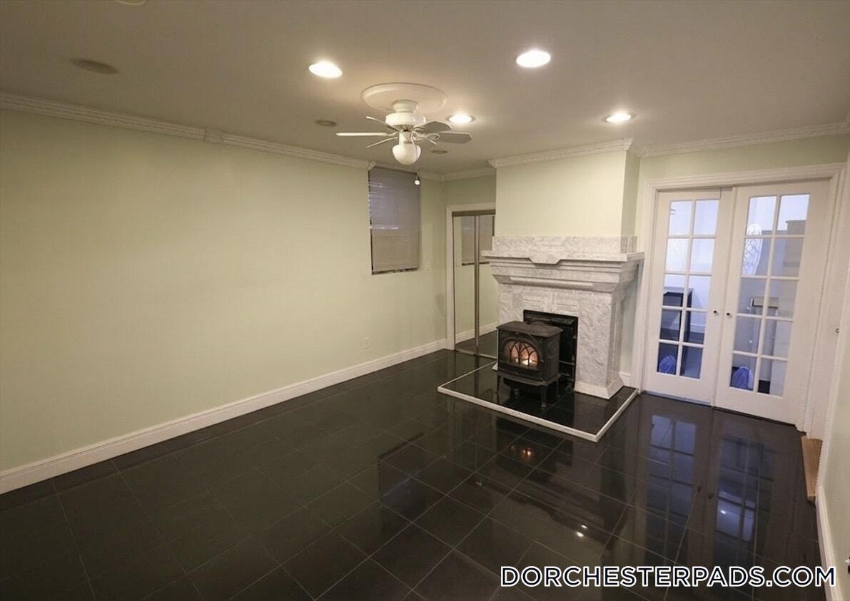 Building Photo - 235 Savin Hill Ave