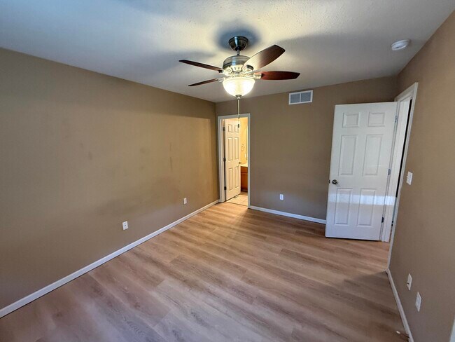 Building Photo - 3922 Snowy Owl Dr
