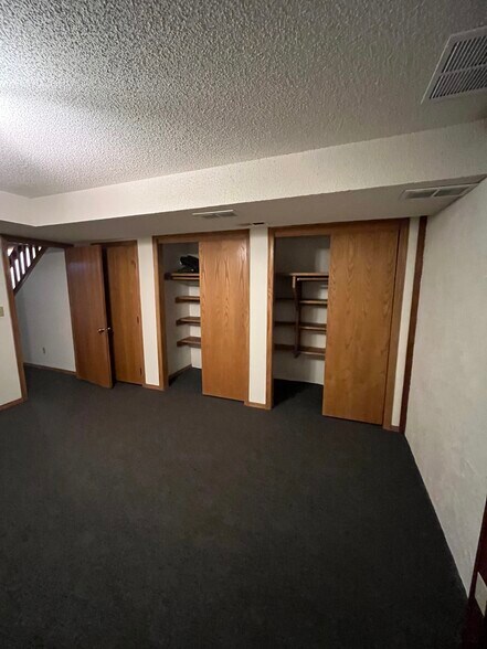 Building Photo - 101 S Rock Rd