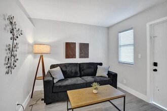 Building Photo - 50 Davie Blvd