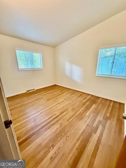 Building Photo - 3591 Raymond Dr