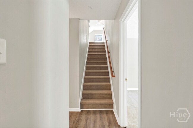 Building Photo - 387 Shady Hill Cir