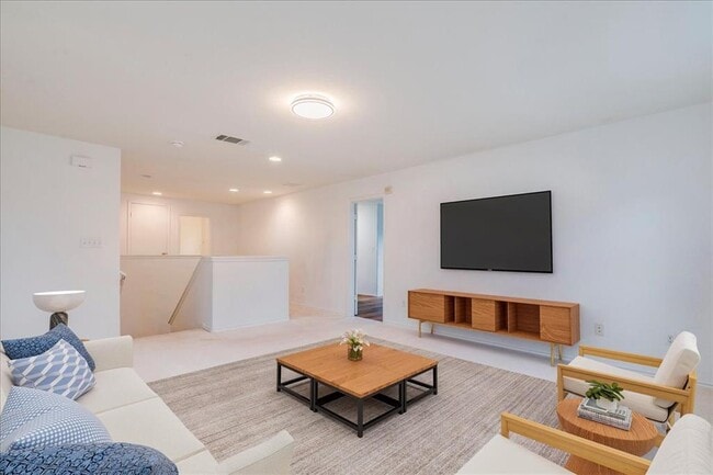 Building Photo - 401 Waterleaf Blvd