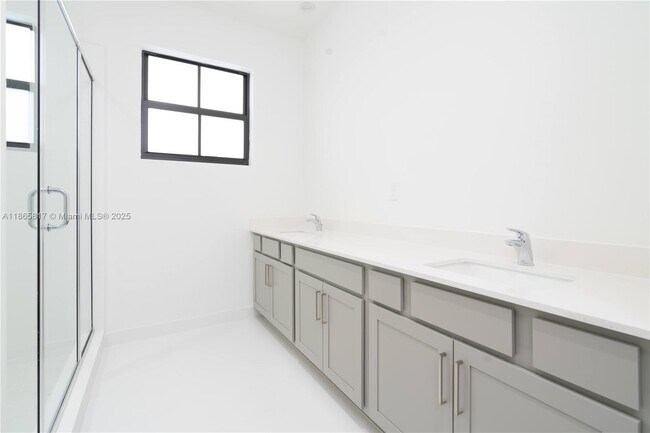 Building Photo - 14425 SW 13th Terrace