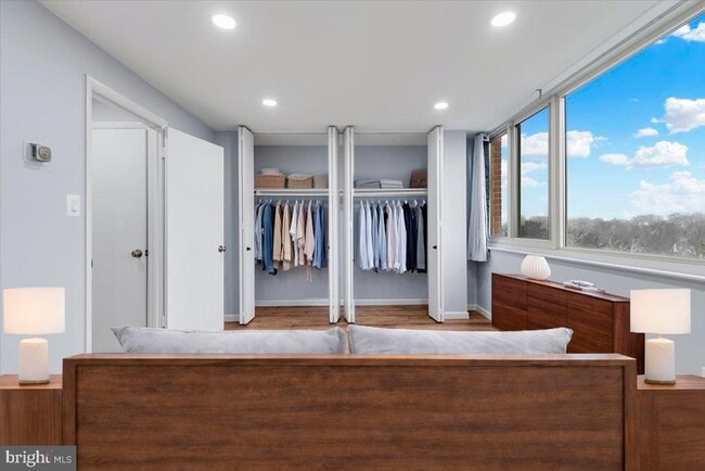 Building Photo - 4520 King St