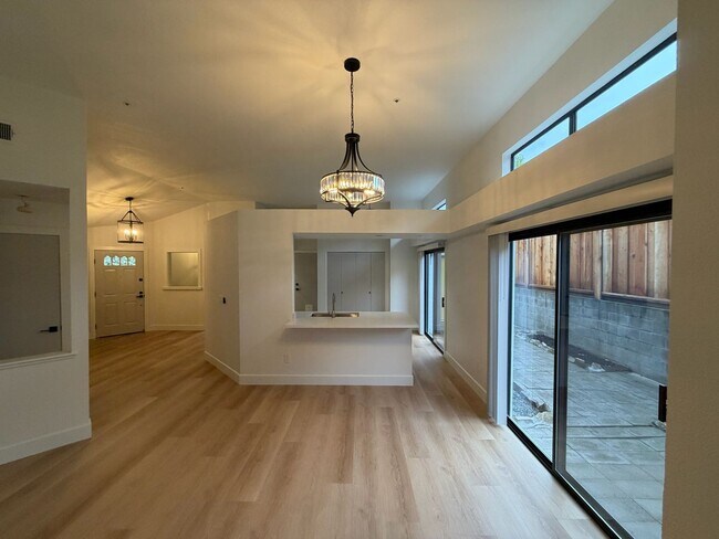 Building Photo - South Napa 3 Bedroom in Court