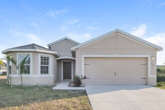 Building Photo - 320 SE 3rd St