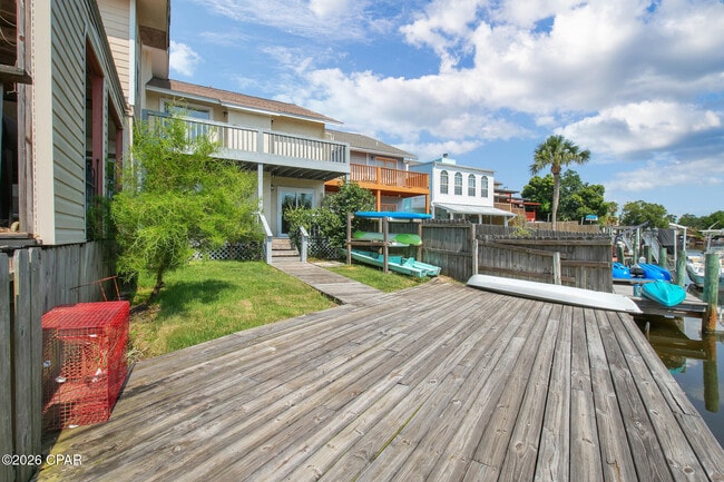 Building Photo - 1365 Capri Dr