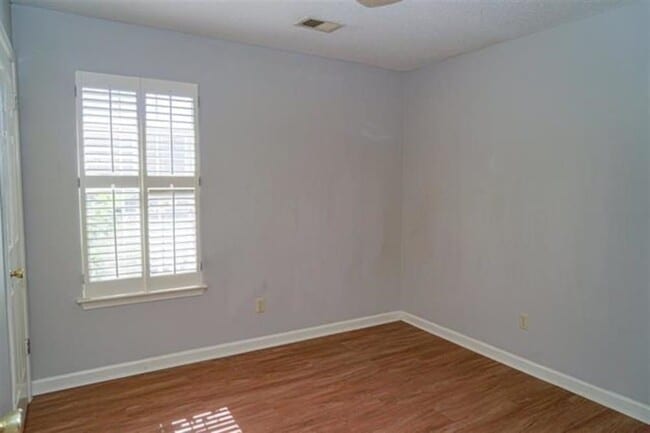 Building Photo - 7938 Anne's Cir