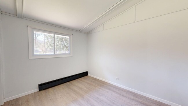 Building Photo - 2 bedroom Duplex Gays Mills