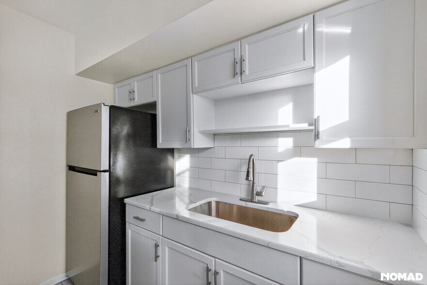 Building Photo - 3150 Pinellas Point Dr S