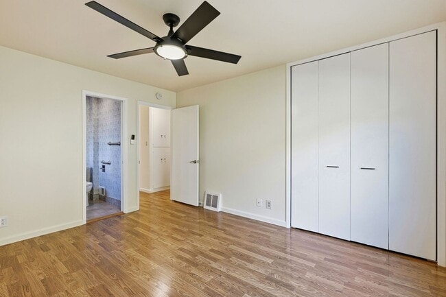 Building Photo - Spacious Three Bedroom Home in Forest Knol...