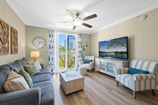 Building Photo - 720 S Sapodilla Ave