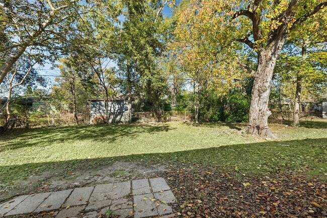 Building Photo - 5915 Beldart St