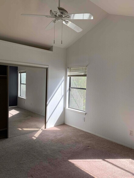 Building Photo - 11901 Swearingen Dr