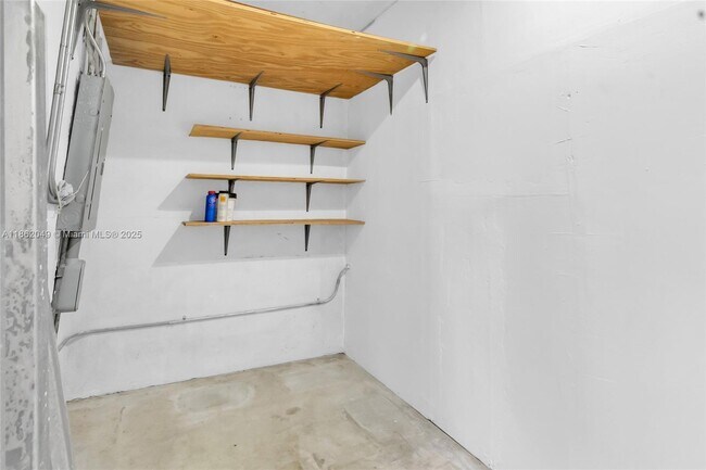 Building Photo - 9250 SW 31st Terrace