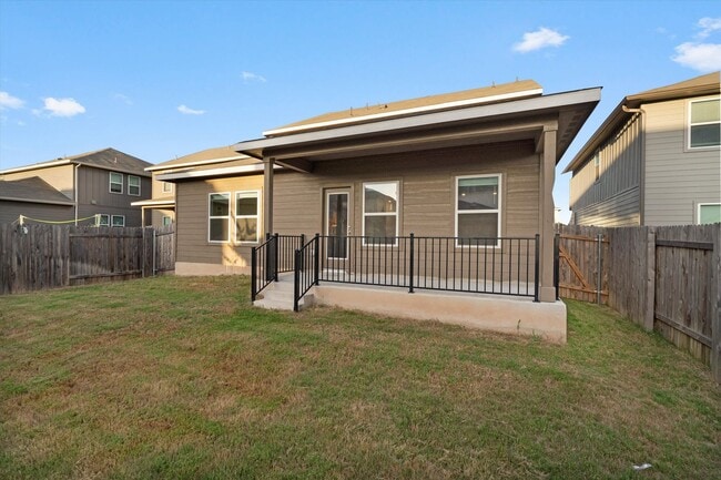 Building Photo - Huge 5-Bedroom Home for Lease in South Austin