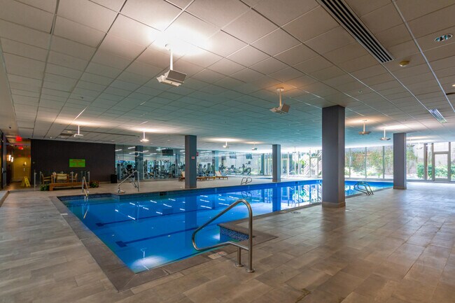 Building Photo - 7131 E Rancho Vista Dr