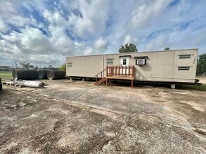 Building Photo - 2749 Wagon Trail Rd