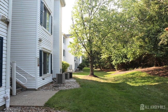 Building Photo - 732 Waterford Dr