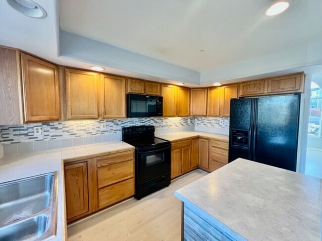 Building Photo - Stunning 4 bedroom home in Claremont Ranch!