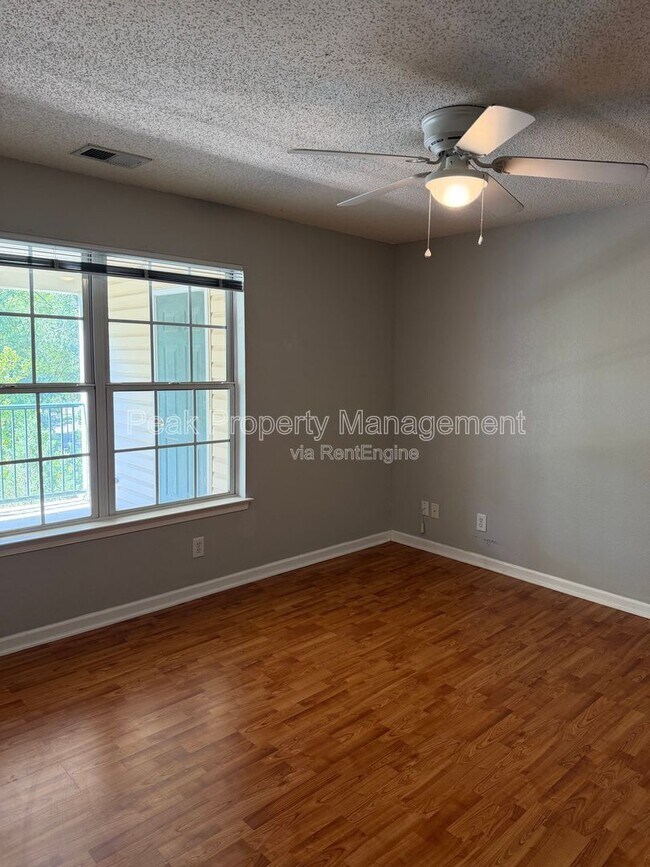 Building Photo - 9411 Links Ln