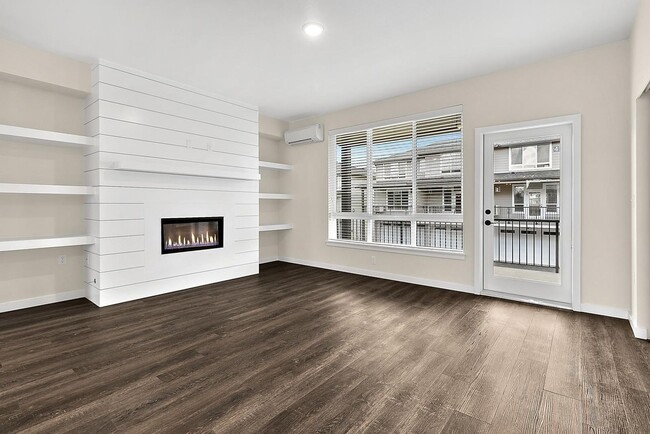 Building Photo - Contemporary 4 Bedroom, 3 Bath Townhome with 2-Car Garage!