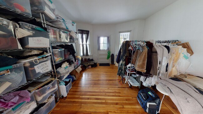 Building Photo - Spacious 2BR on Science Hill | Huge Kitchen & Living Area | Near Yale