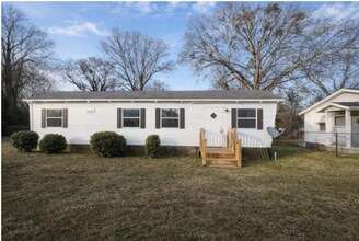 Building Photo - Cozy and affordable 2-bedroom